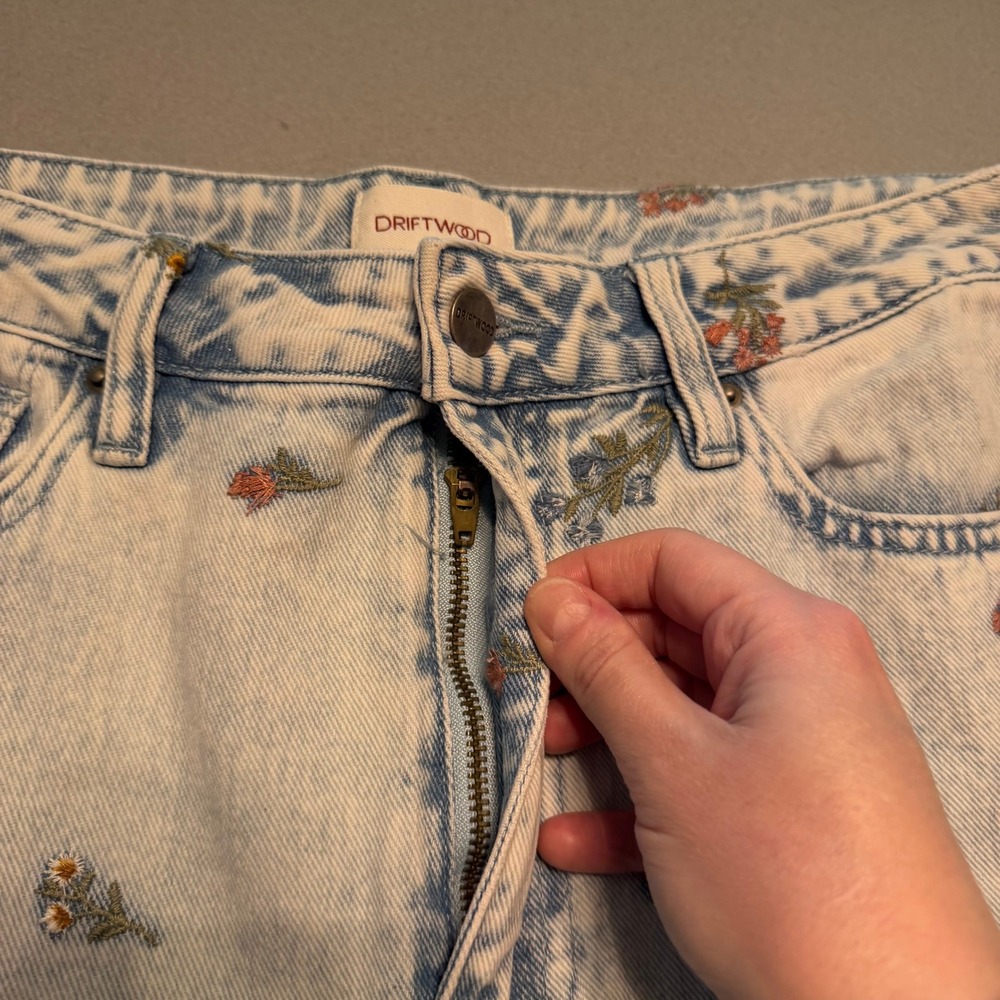Driftwood Floral Embroidered Wide Leg Jeans Light Wash Blue Women Size 31 - Picture 13 of 15